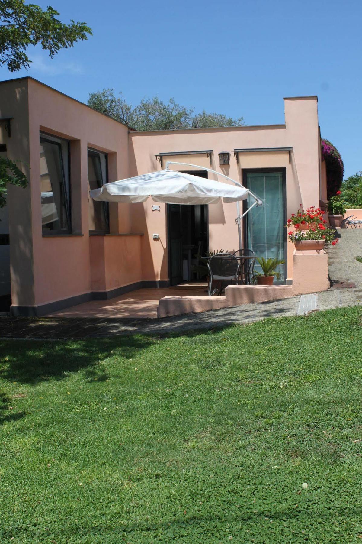 Flegrea House Aparthotel Ποτσουόλι Εξωτερικό φωτογραφία