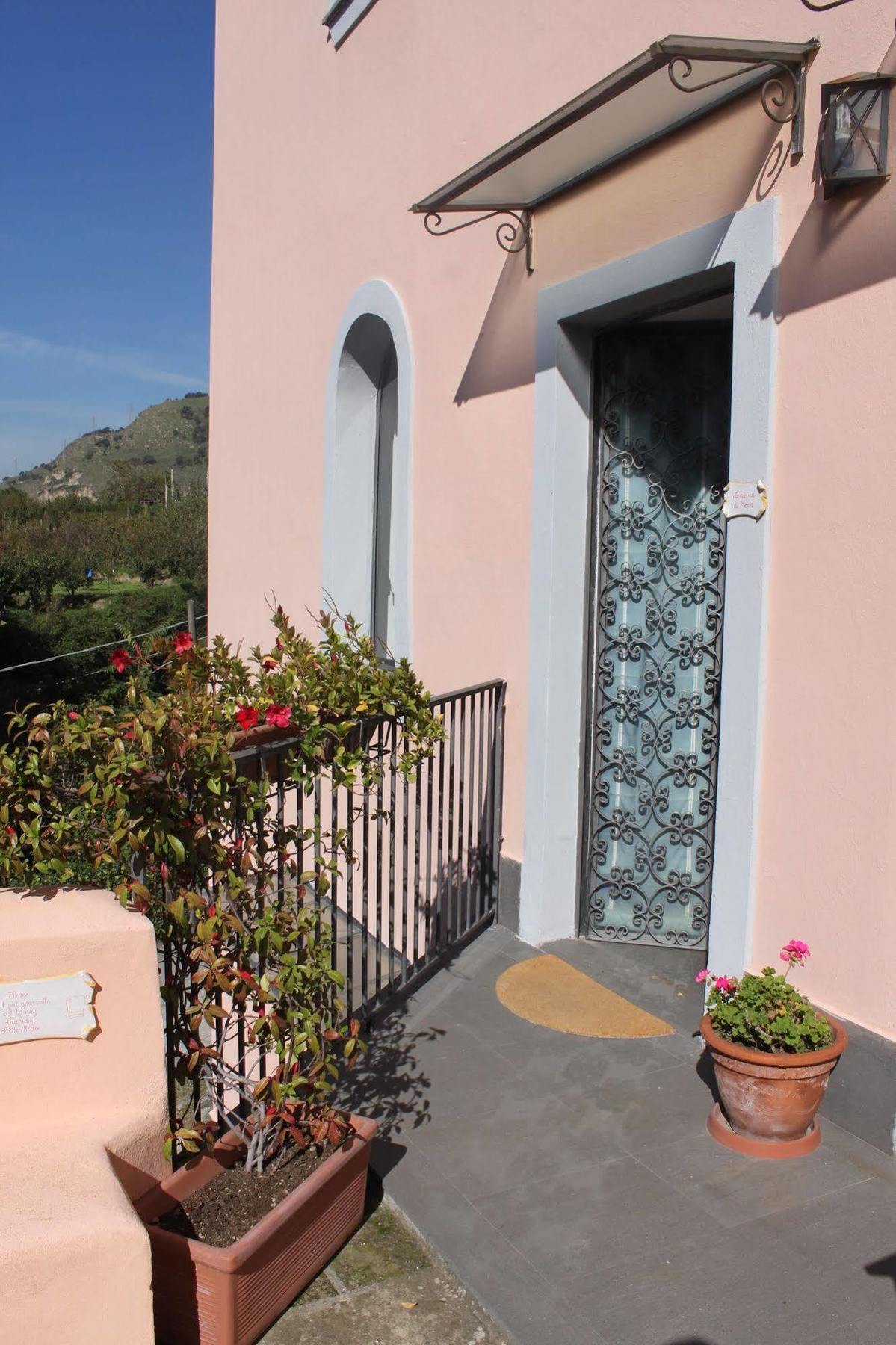 Flegrea House Aparthotel Ποτσουόλι Εξωτερικό φωτογραφία